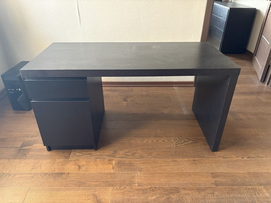 Стол ИКЕА МАЛЬМ Черный