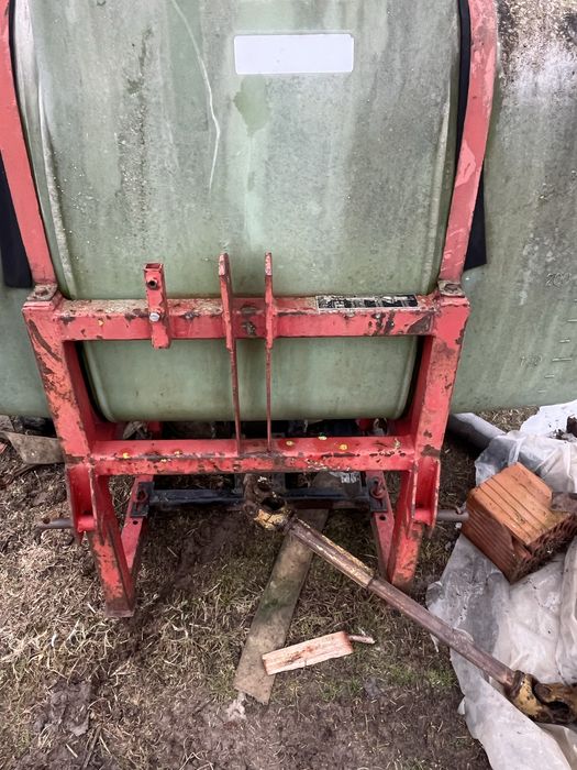 Vand toate utilajele