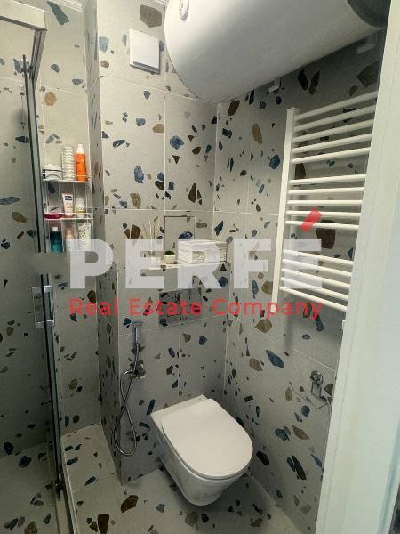 Продава се Тристаен апартамент в Бургас, Зорница - 86 кв.м за 2733 €/кв.м - Снимка #9