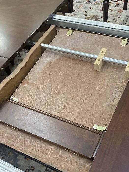 Стол большой гостевой