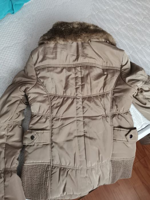 Бежаво зимно яке