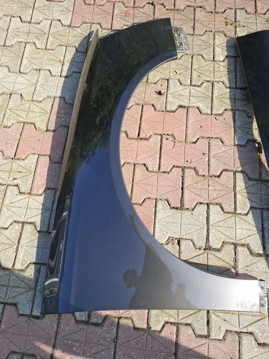 Vând aripi VW PASSAT B6 culoare  negru,maro LC9x și argintiu