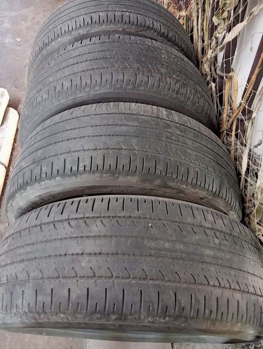 Продам резину в количестве 4 штук