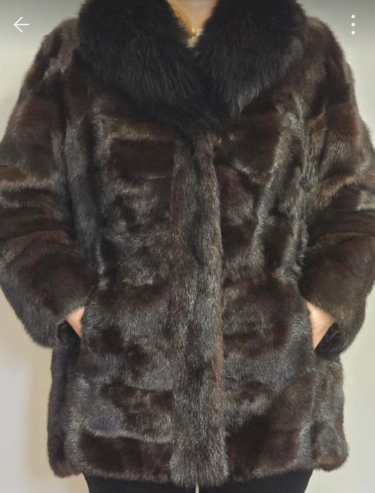 Vand haina de blana MILANO impecabila