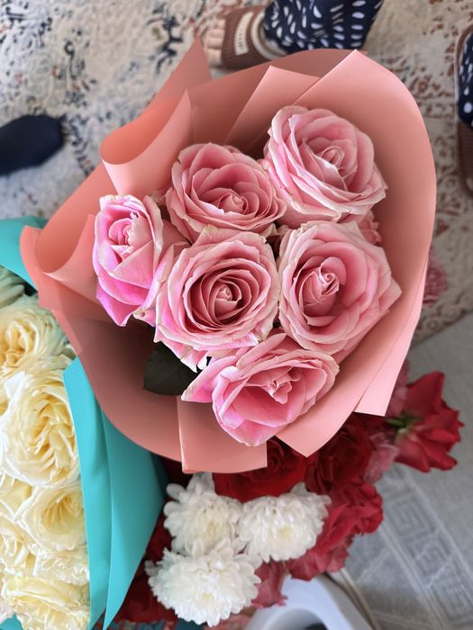 Продам цветы сегодня купленные