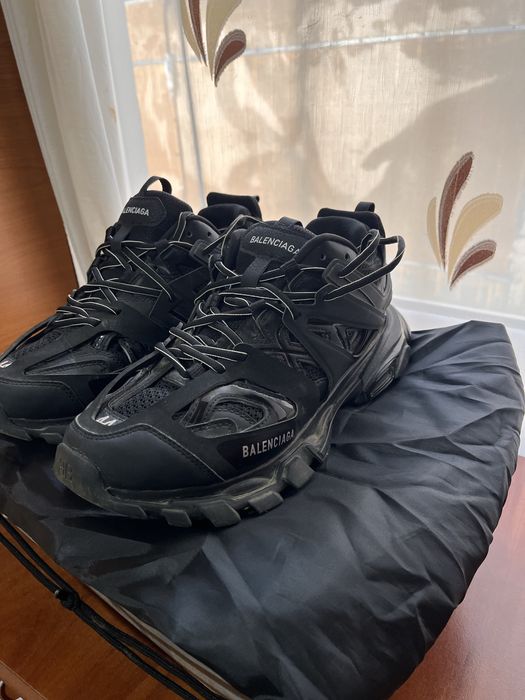 Balenciaga track ca noi