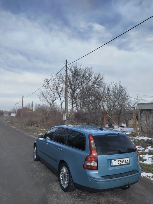 Продавам Volvo V50