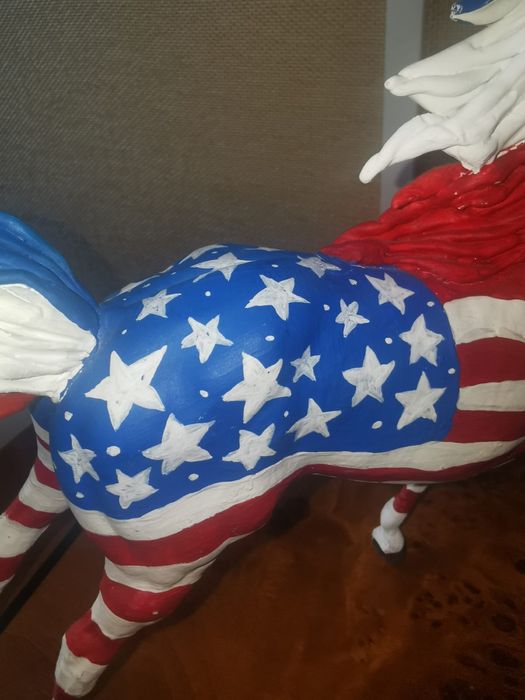 Колекционерска антикварна фигура  кон персонализиран модел на Breyer