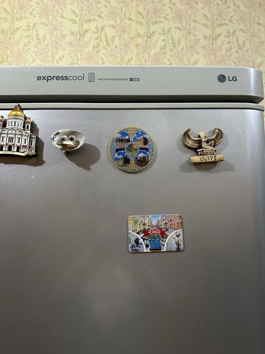 Продам холодельник двухкамернный