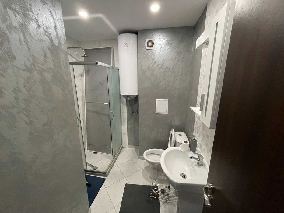 Дава се под наем Тристаен апартамент в Бургас, Славейков - 120 кв.м за 400 € - Снимка #6