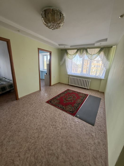 Продаю 4  комнатную квартиру