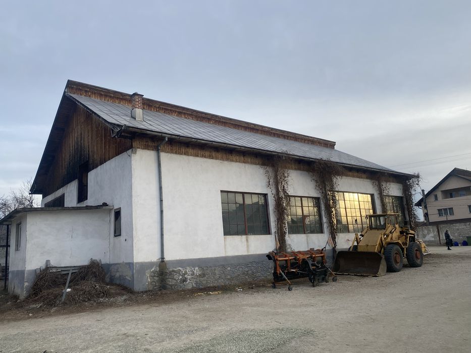 Hala si teren in zona centrala