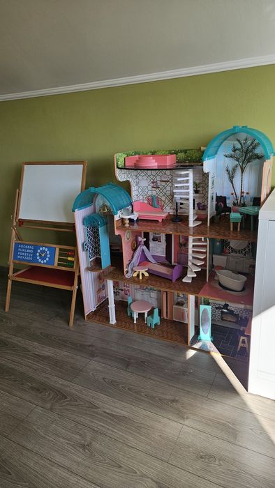 Kidcraft Camila dollhouse