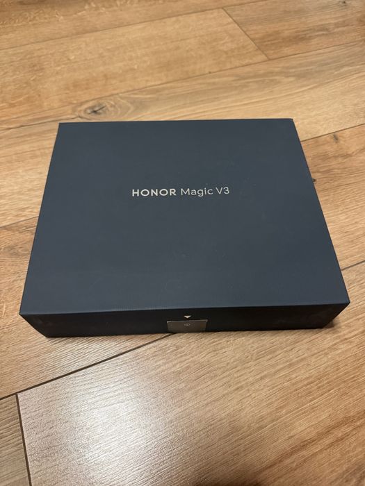 Продавам Honor Magic V3 12/512 GB Black