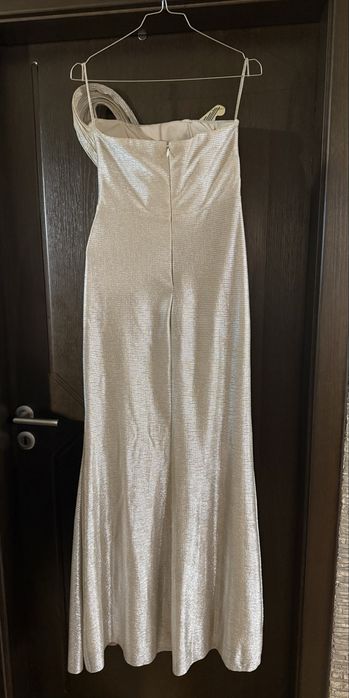 Официална рокля