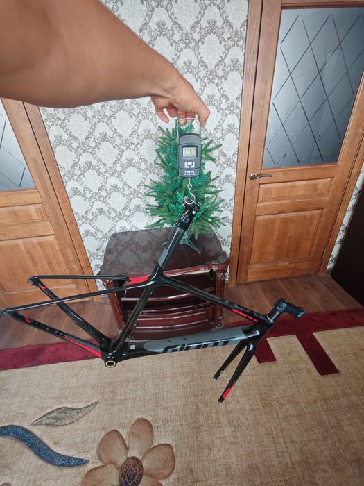 Карбоновая рама giant