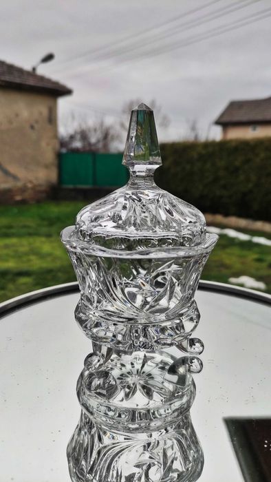 Кристална захарничка на крачета