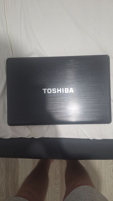 Laptop toshiba utilizat