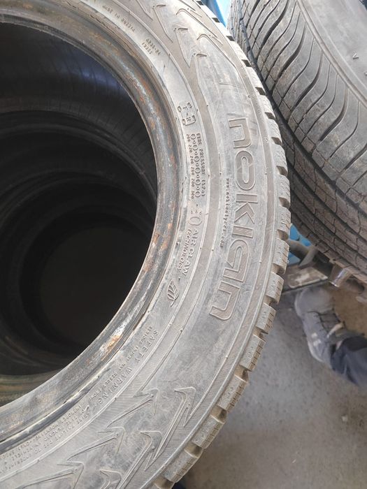 Продам комплект зимних шин