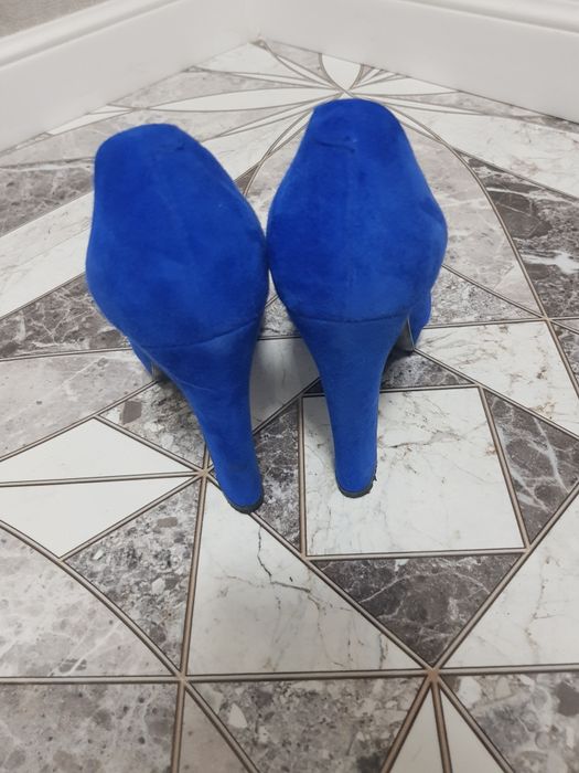 Туфли на высоком каблуке