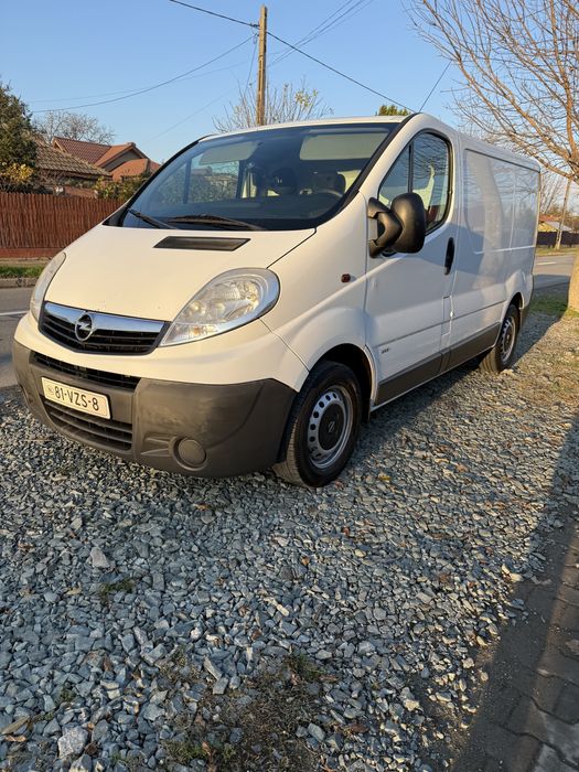 Opel Vivaro 2.0 CDTI 115 Cp + A/C