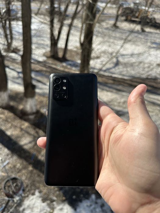 Продам OnePlus 9R