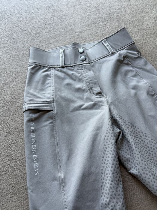 Pantaloni de echitatie