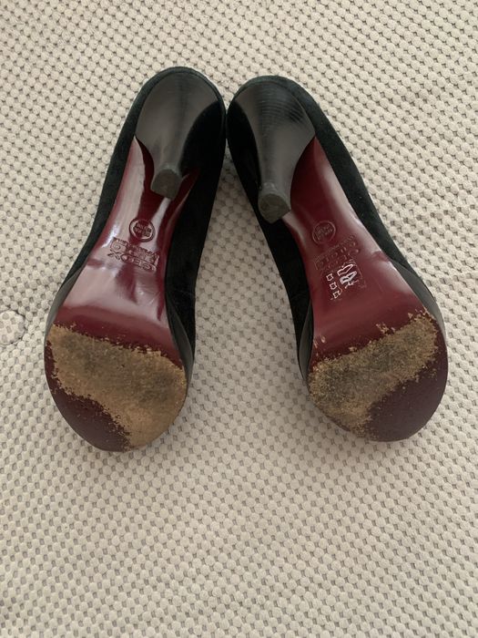 Велурени обувки с висок ток