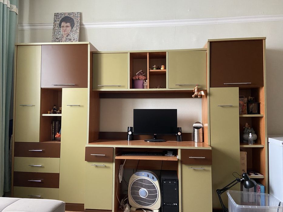 Продам шкаф со столом