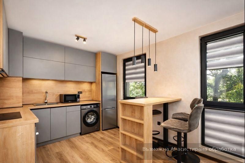 Дава се под наем Тристаен апартамент в Пловдив, Център - 90 кв.м за 1196.97 € - Снимка #1