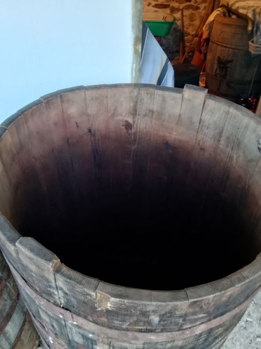 Putina din lemn 1000l