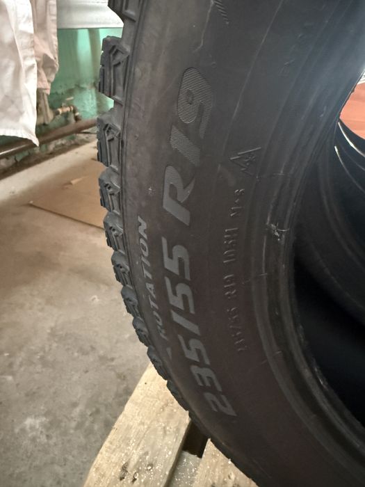Шины  шипованные  размер 235/55-19