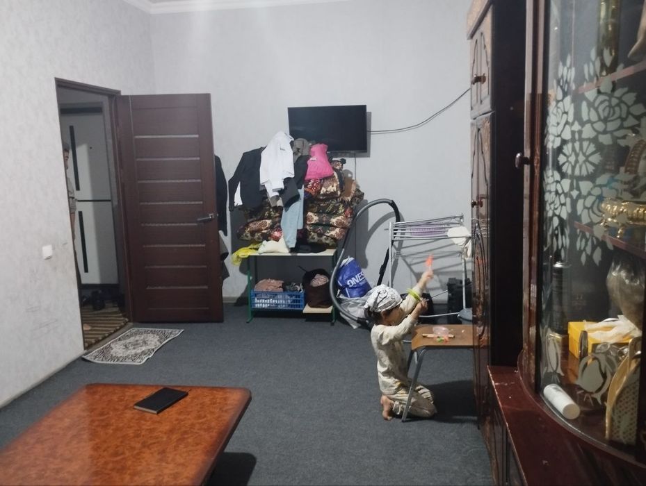 Kvartira sotiladi 2 xona 3 xona qilingan 58kv Lev Tolstoy 50-uy 2-qava