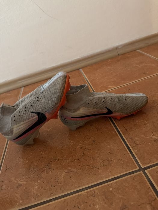 Бутонки Nike Mercurial