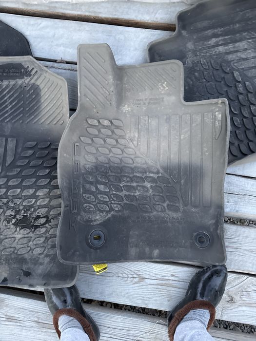 Камри 75 полик резиновый