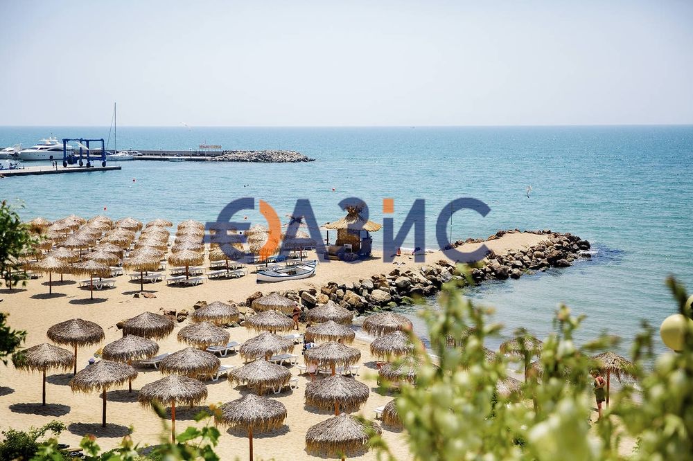 Продава се Двустаен апартамент в Бургас, Сарафово - 67 кв.м за 1642 €/кв.м - Снимка #10