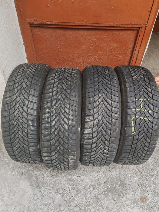 4бр 215 65 17 Зимни гуми Bridgestone