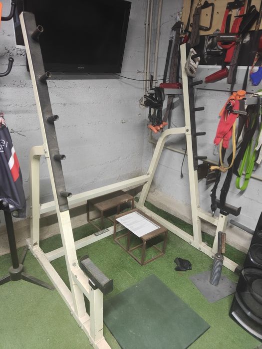 Стойка для штанги