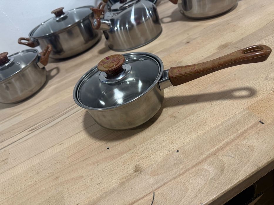 Комплект тенджери + подарък кухненски прибори розов, черен или зелен ц