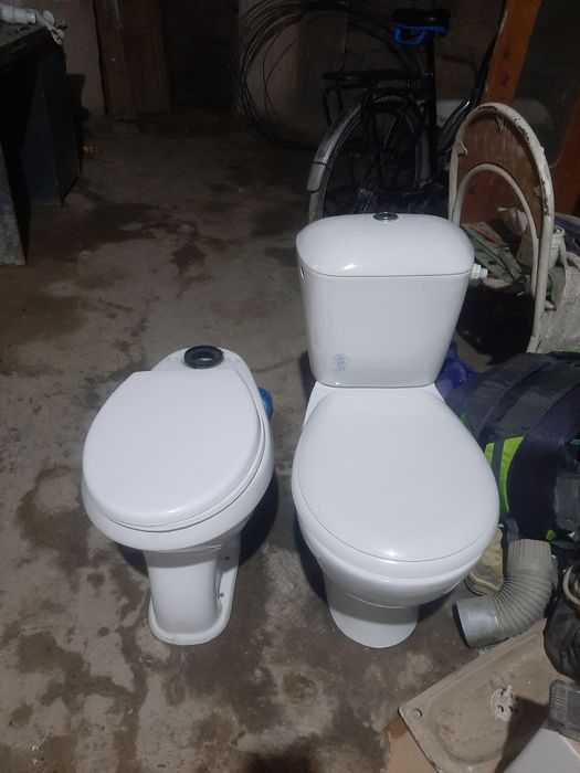 Продаётся  б/у унитаз в хорошем состоянии