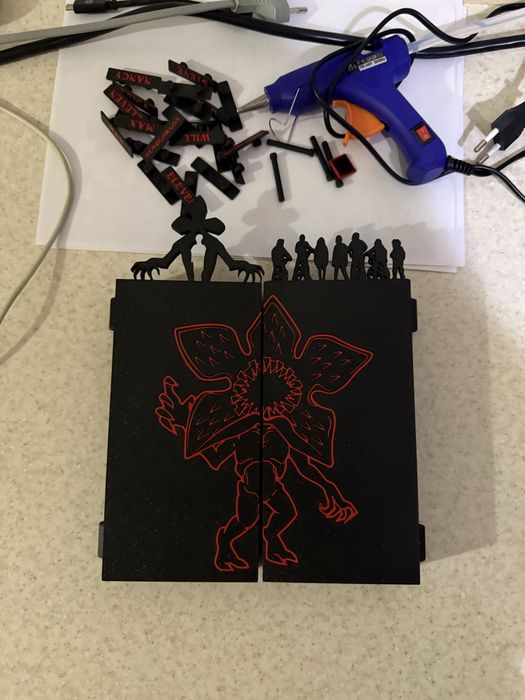 Stranger Things Kinder Joy подставка под фигурки/ Очень странные дела