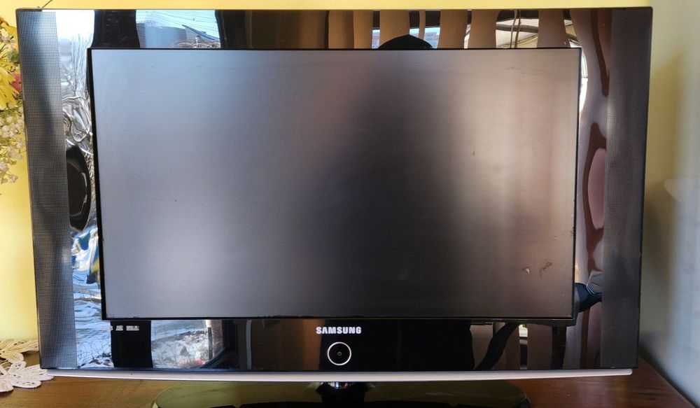 TV  Samsung  prima generație  65 diagonal