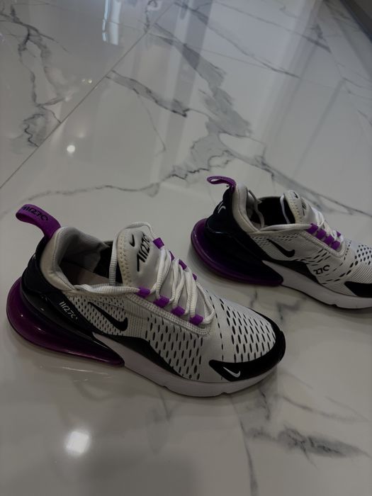 Дамски спортни обувки Nike