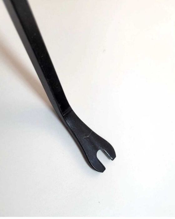 Съемник пистонов и клипс