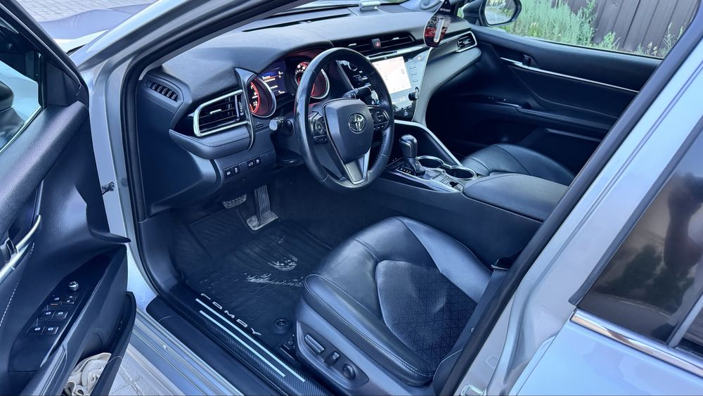 Продам камри     70