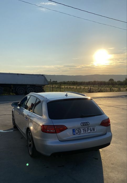 Vând Audi A4 B8 S line