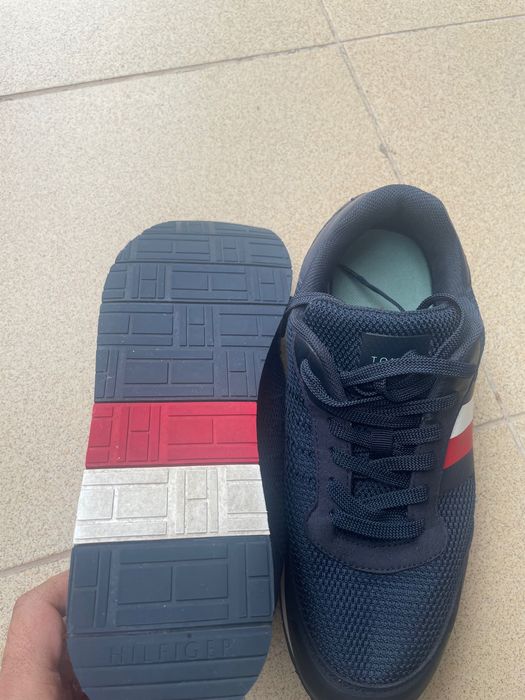 Tommy Hilfiger 41-номер маратонки Томи Хилфигер