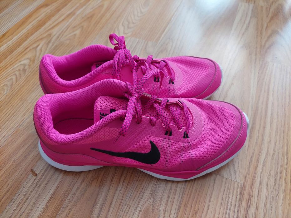 Дамски маратонки Nike