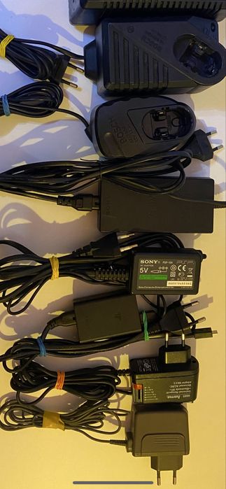 Încărcător universal