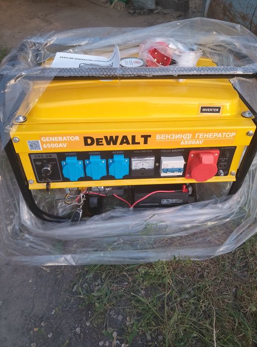Бензогенератор DeWALT  6,5 Кв